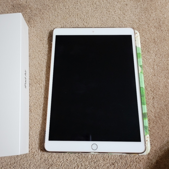 Apple iPad Air 10.5-Inch Wi-Fi + Cellular 256GB Gold 3rd generation  A2153 2019 - Picture 5 of 6